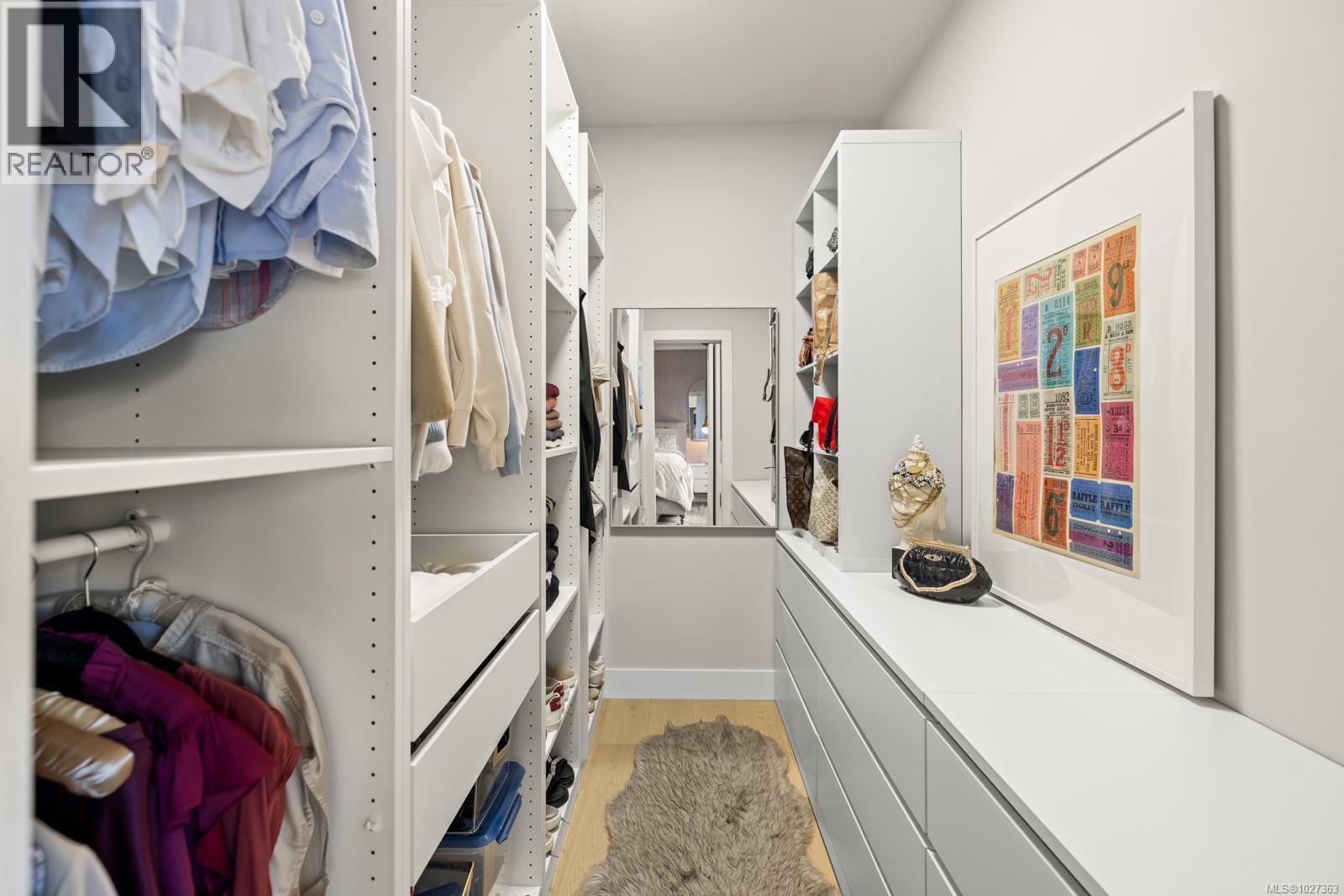  1941 Appleton Place, Saanich