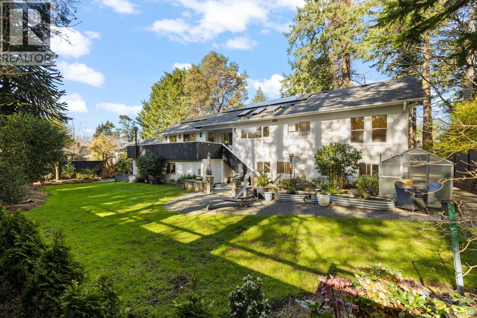  1941 Appleton Place, Saanich