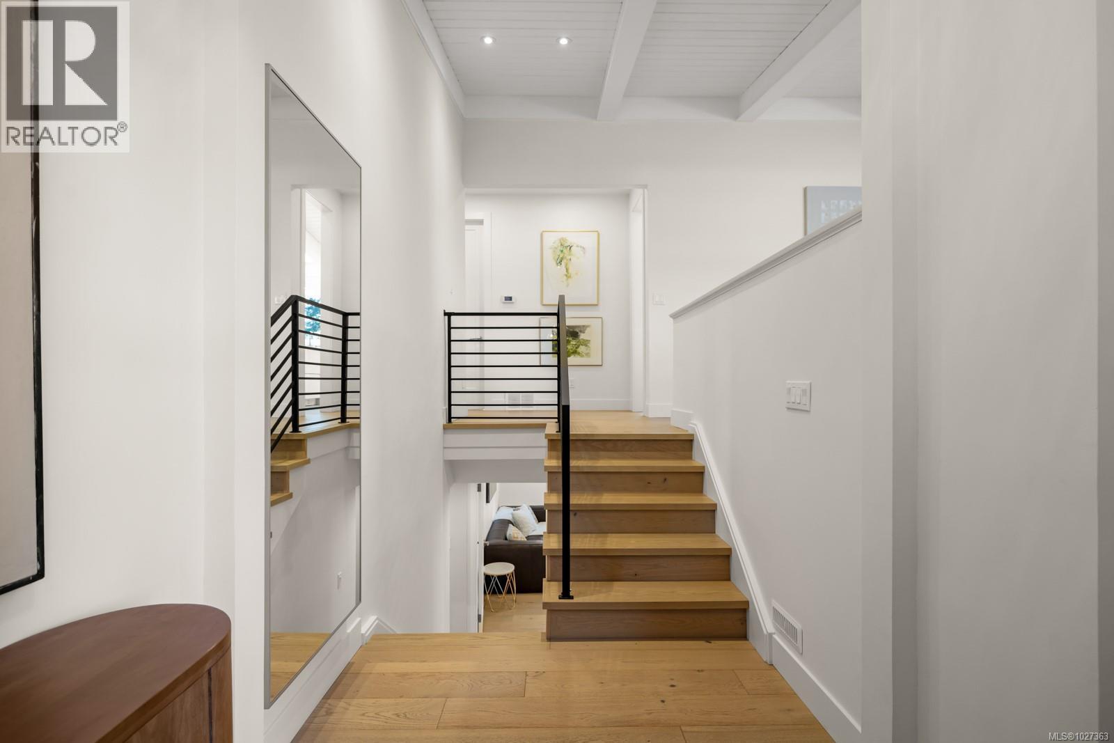  1941 Appleton Place, Saanich