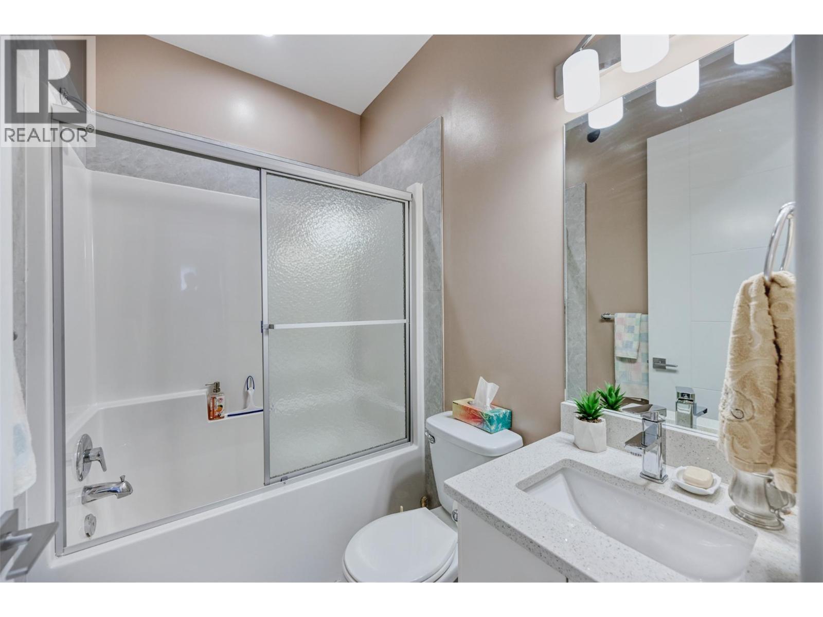 3807 FAIRWINDS Drive, Osoyoos