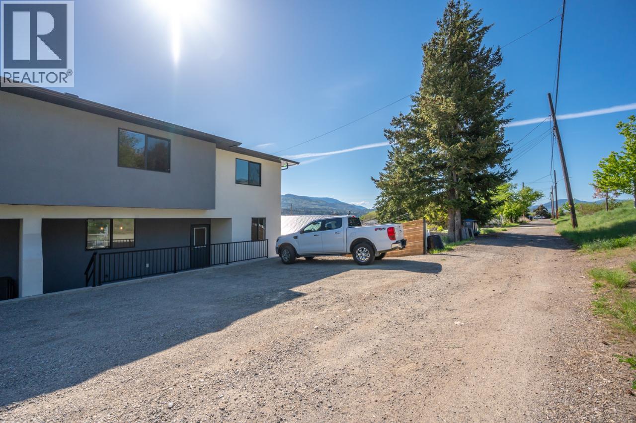 6380 Okanagan Street, Oliver