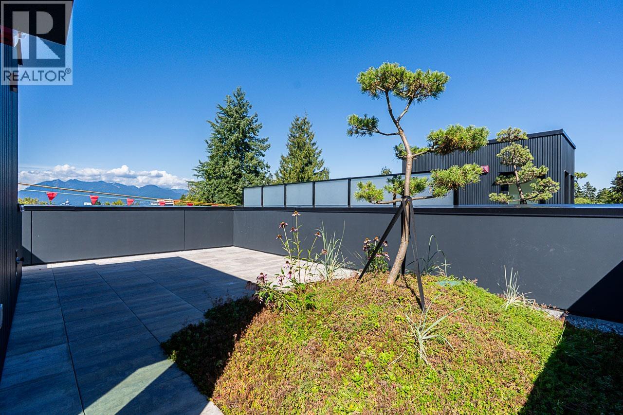 107 551 W 28TH AVENUE, Vancouver