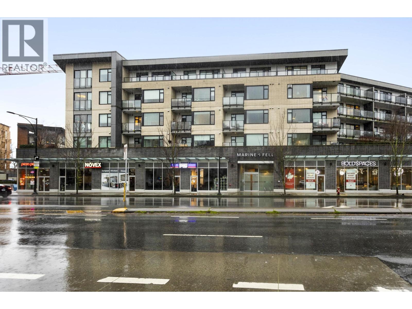 201 725 MARINE DRIVE - Photo 2 of 25, North Vancouver, British Columbia