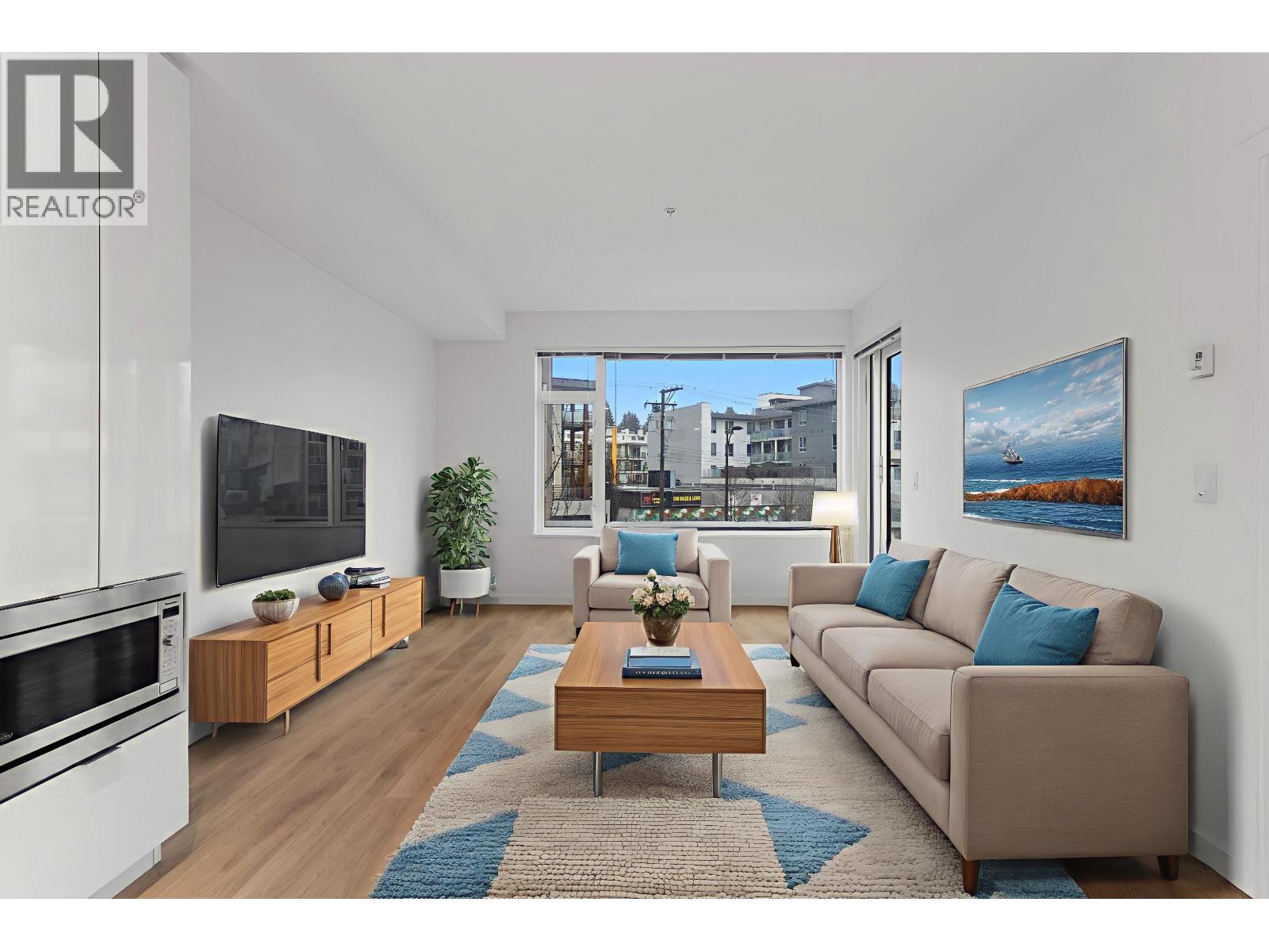 201 725 MARINE DRIVE - Photo 4 of 25, North Vancouver, British Columbia