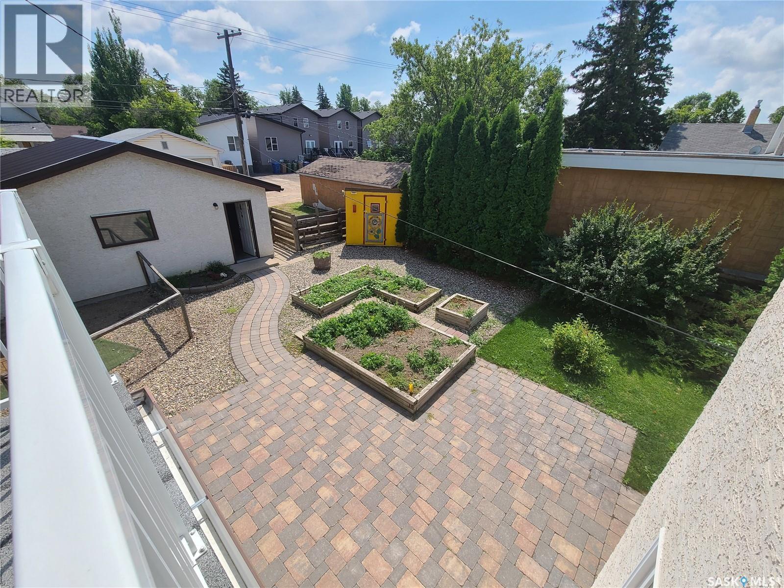 1821 Connaught STREET - Photo 3 of 33, Regina, Saskatchewan