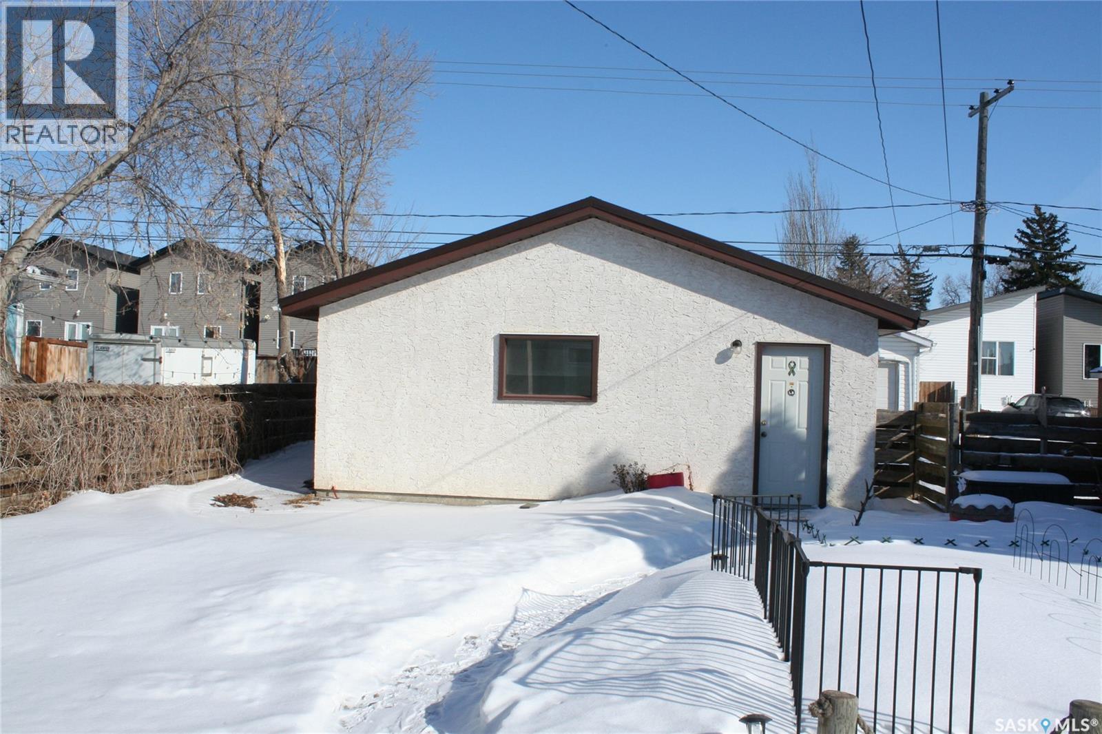 1821 Connaught STREET - Photo 5 of 33, Regina, Saskatchewan