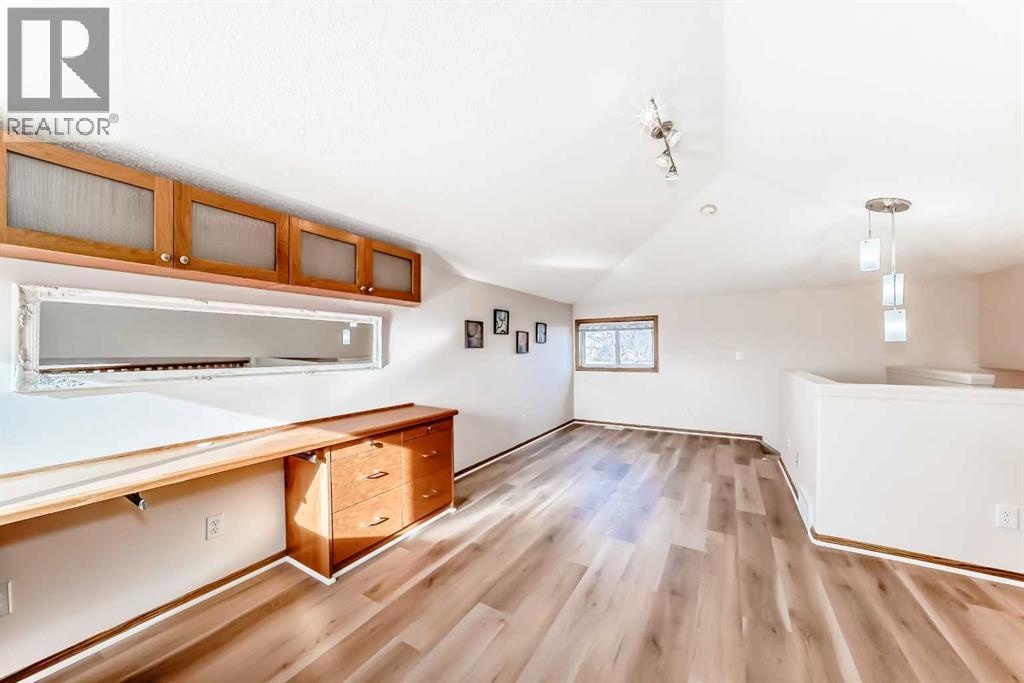 
          110 Somerglen Road Southwest
            <br/>
            <span>Calgary</span>
            , 
            <span>AB</span>
             <span>T2Y3S3</span>
         - Photo 26