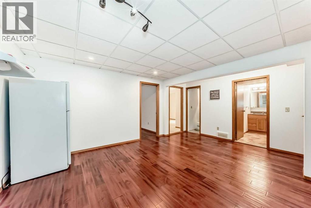 
          110 Somerglen Road Southwest
            <br/>
            <span>Calgary</span>
            , 
            <span>AB</span>
             <span>T2Y3S3</span>
         - Photo 30