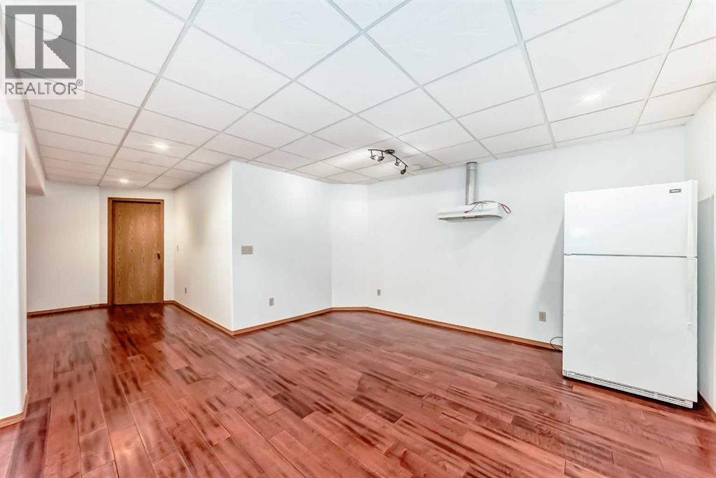 
          110 Somerglen Road Southwest
            <br/>
            <span>Calgary</span>
            , 
            <span>AB</span>
             <span>T2Y3S3</span>
         - Photo 28