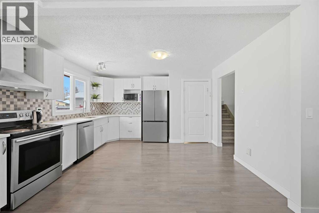 Single Family House 4 Level for Sale in  Temple Drive NE Temple Calgary 