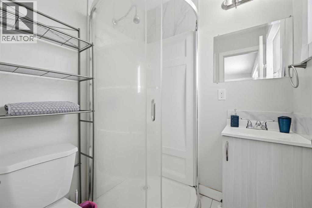 Single Family House 4 Level for Sale in  Temple Drive NE Temple Calgary 