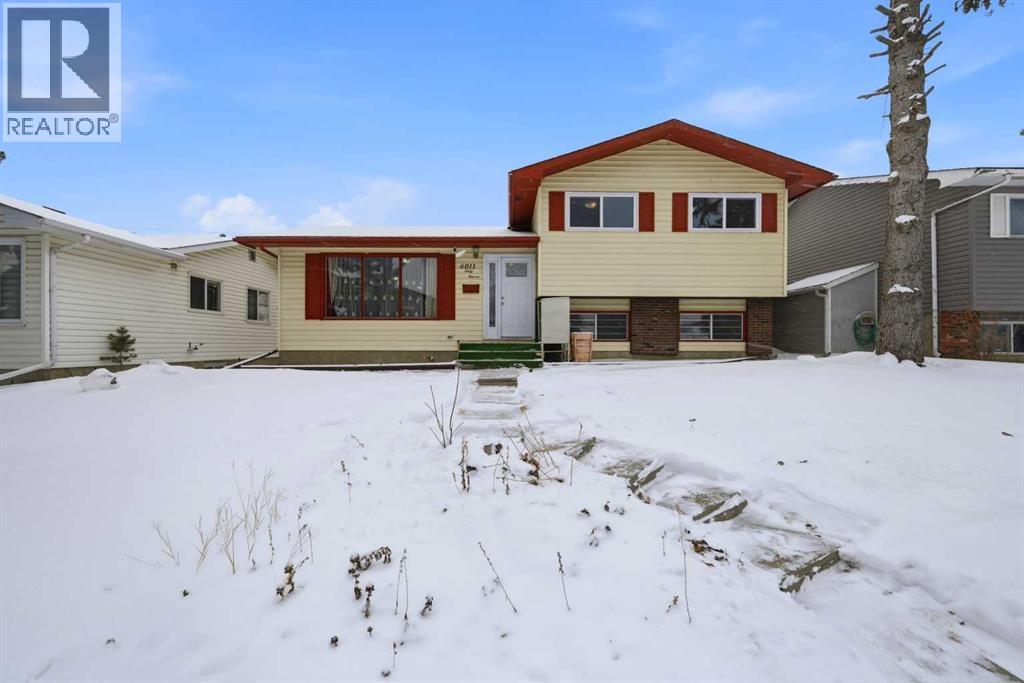 Single Family House 4 Level for Sale in  Temple Drive NE Temple Calgary 