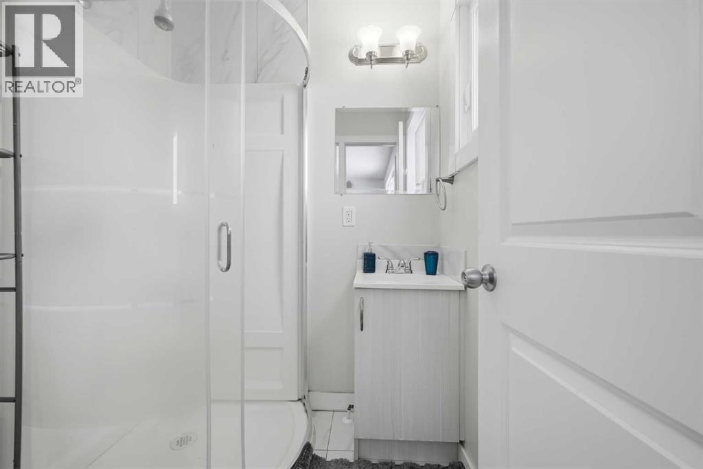 Single Family House 4 Level for Sale in  Temple Drive NE Temple Calgary 