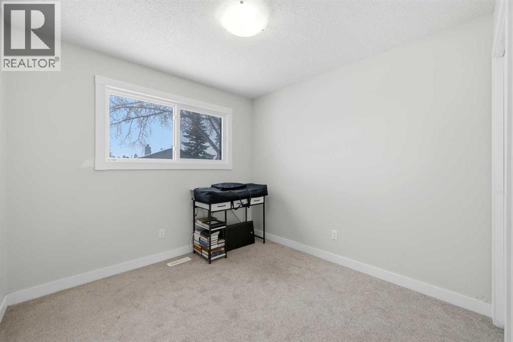 Single Family House 4 Level for Sale in  Temple Drive NE Temple Calgary 