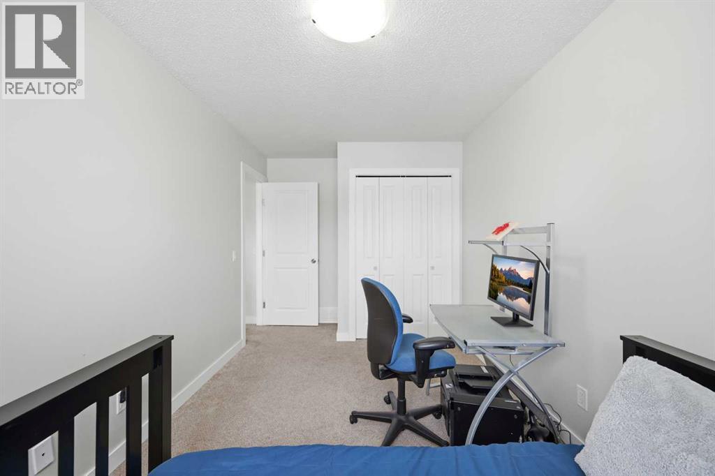 Single Family House 4 Level for Sale in  Temple Drive NE Temple Calgary 