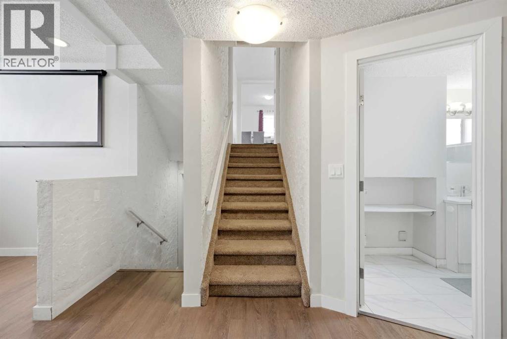 Single Family House 4 Level for Sale in  Temple Drive NE Temple Calgary 