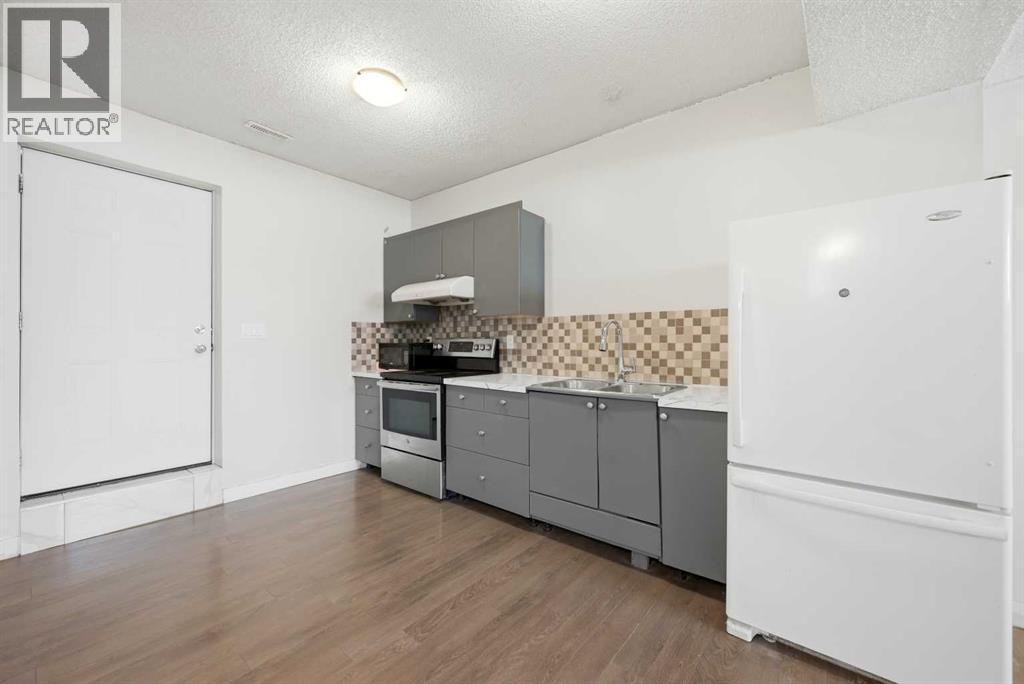 Single Family House 4 Level for Sale in  Temple Drive NE Temple Calgary 