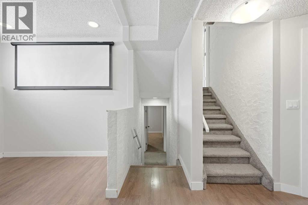 Single Family House 4 Level for Sale in  Temple Drive NE Temple Calgary 