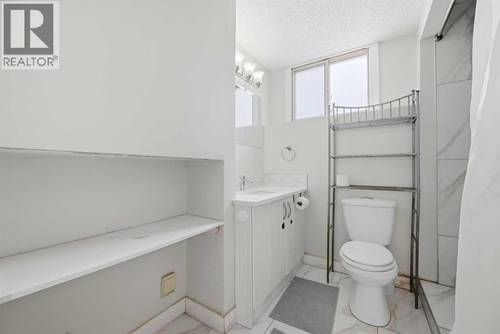 Single Family House 4 Level for Sale in  Temple Drive NE Temple Calgary 