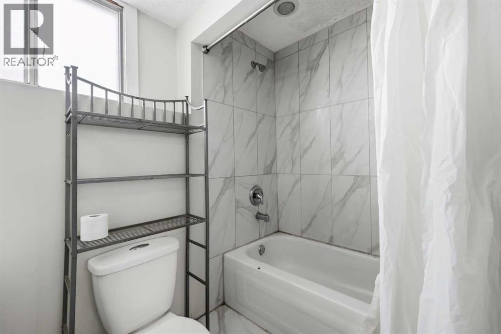 Single Family House 4 Level for Sale in  Temple Drive NE Temple Calgary 