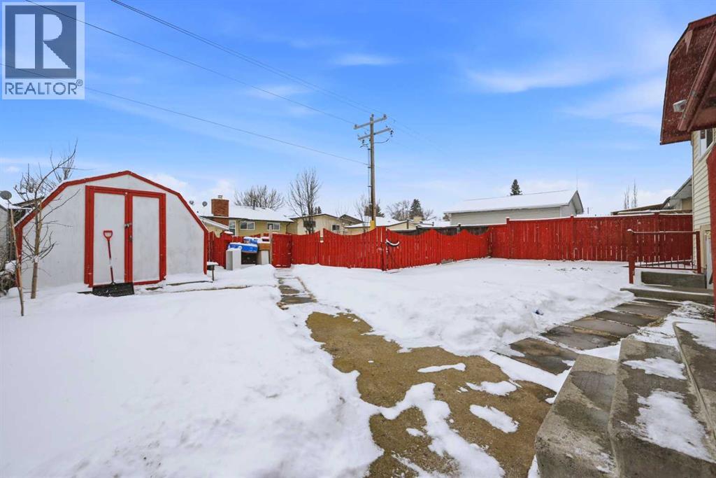 Single Family House 4 Level for Sale in  Temple Drive NE Temple Calgary 