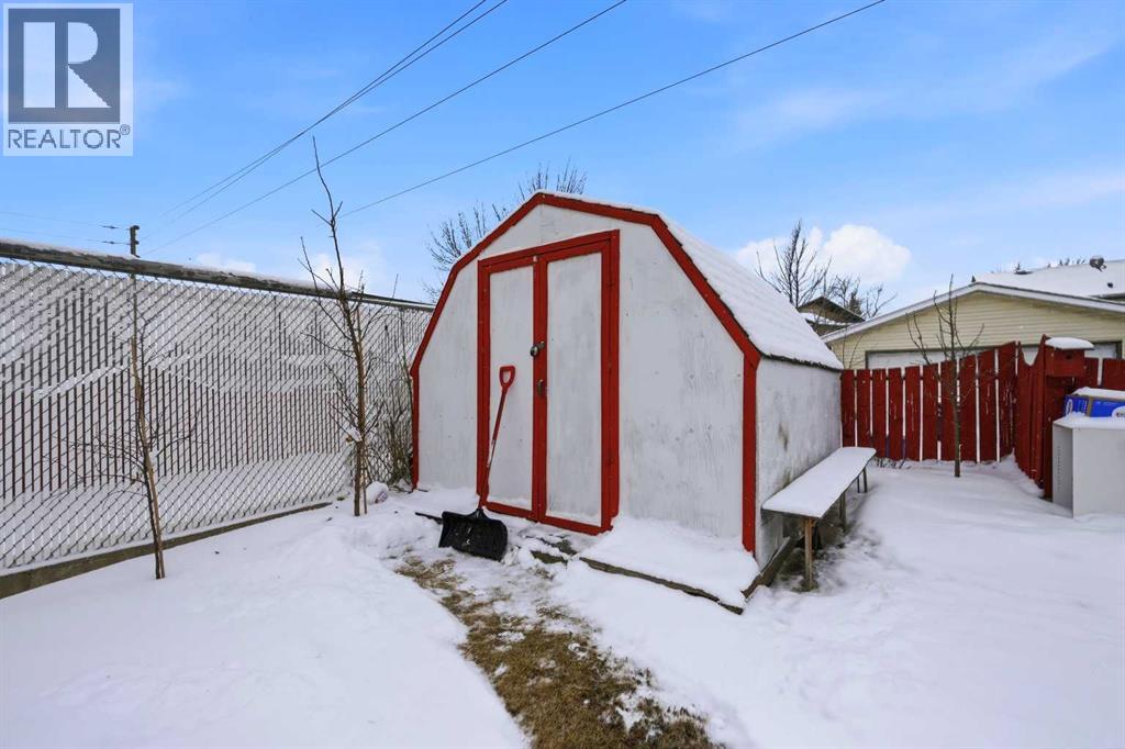 Single Family House 4 Level for Sale in  Temple Drive NE Temple Calgary 