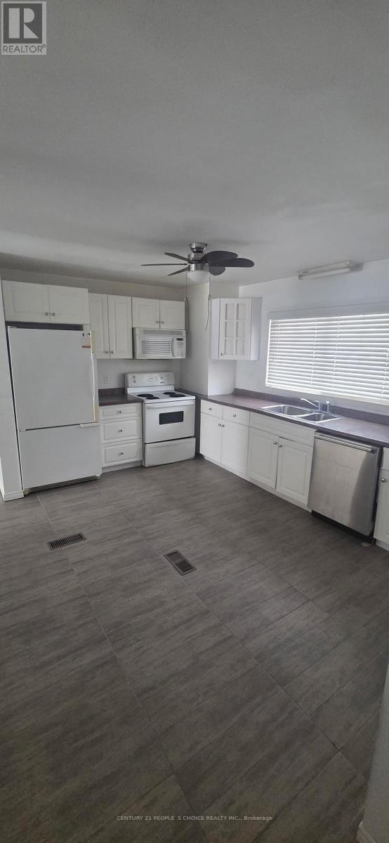 1 - 3784 SINNICKS AVENUE