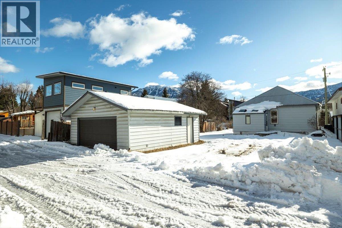 621 8TH AVENUE LOT# 2 - 21