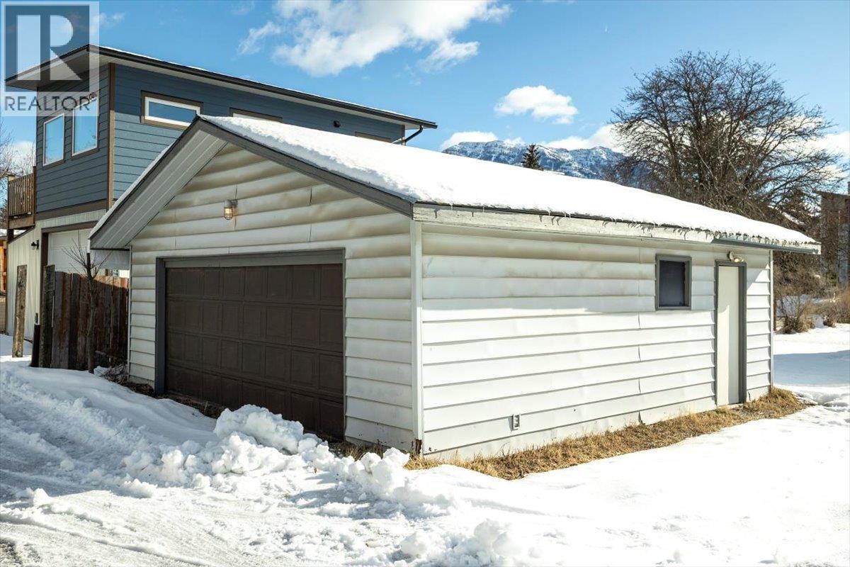 621 8TH AVENUE LOT# 2 - 22