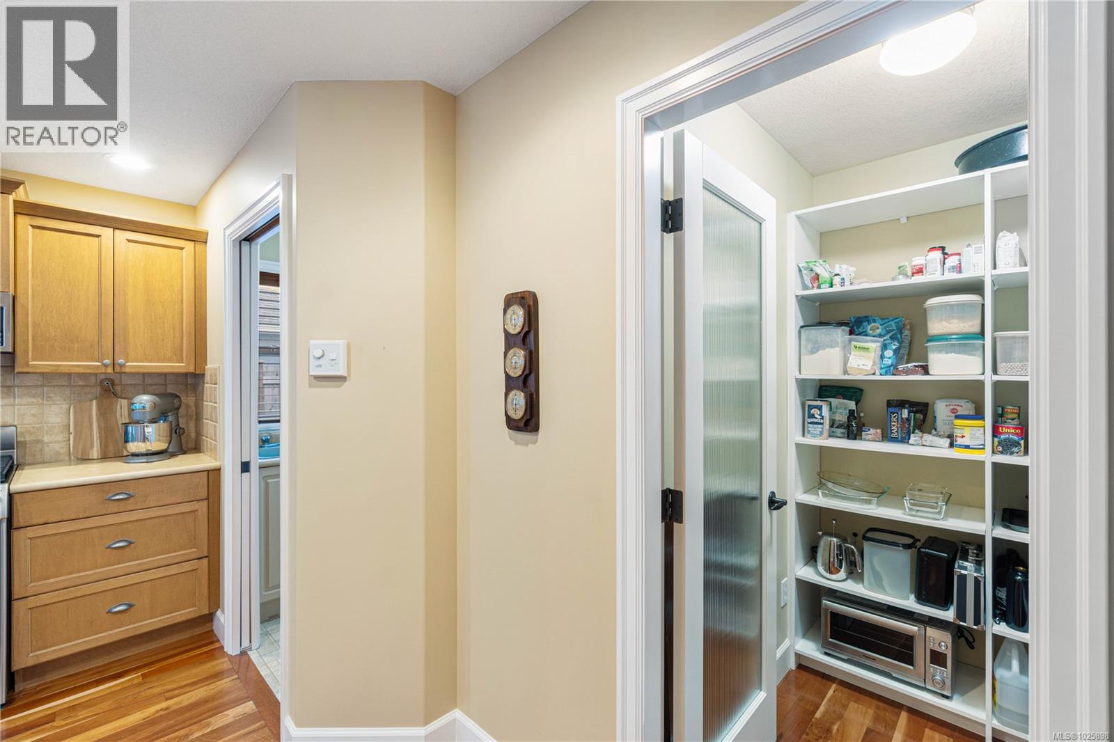 609 Viking Way, Parksville