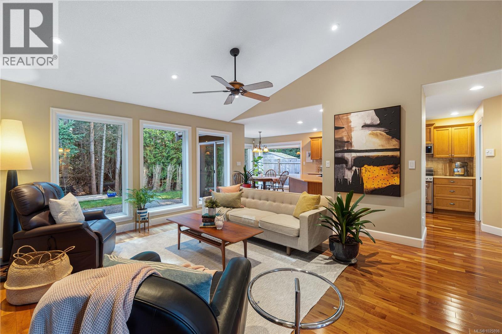 609 Viking Way, Parksville