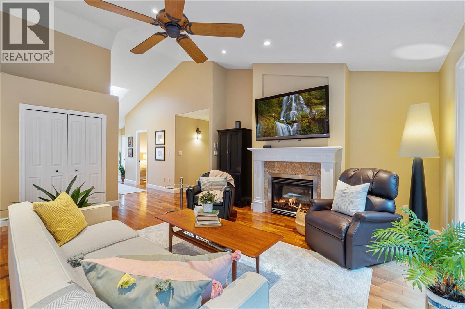 609 Viking Way, Parksville