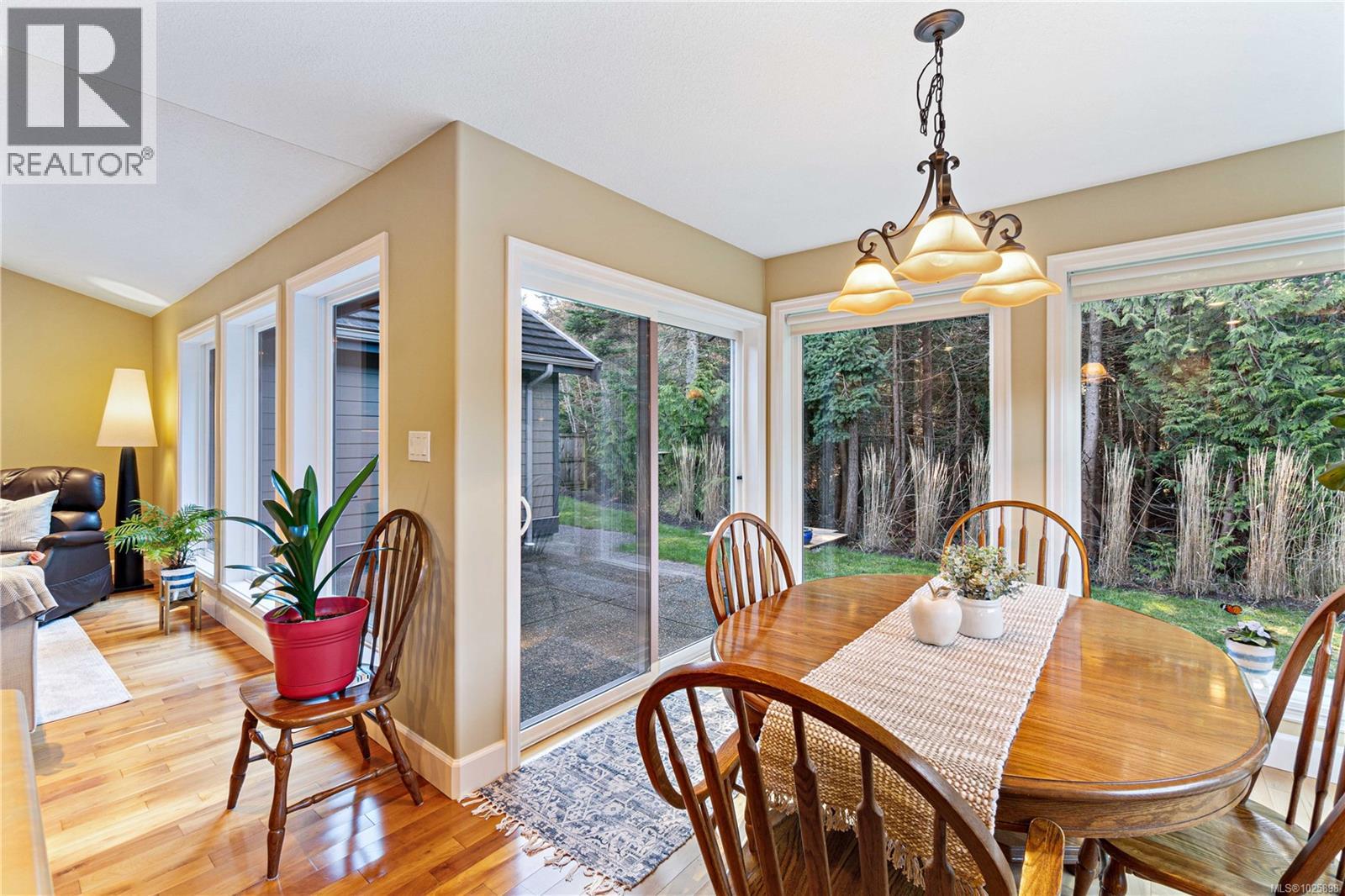 609 Viking Way, Parksville