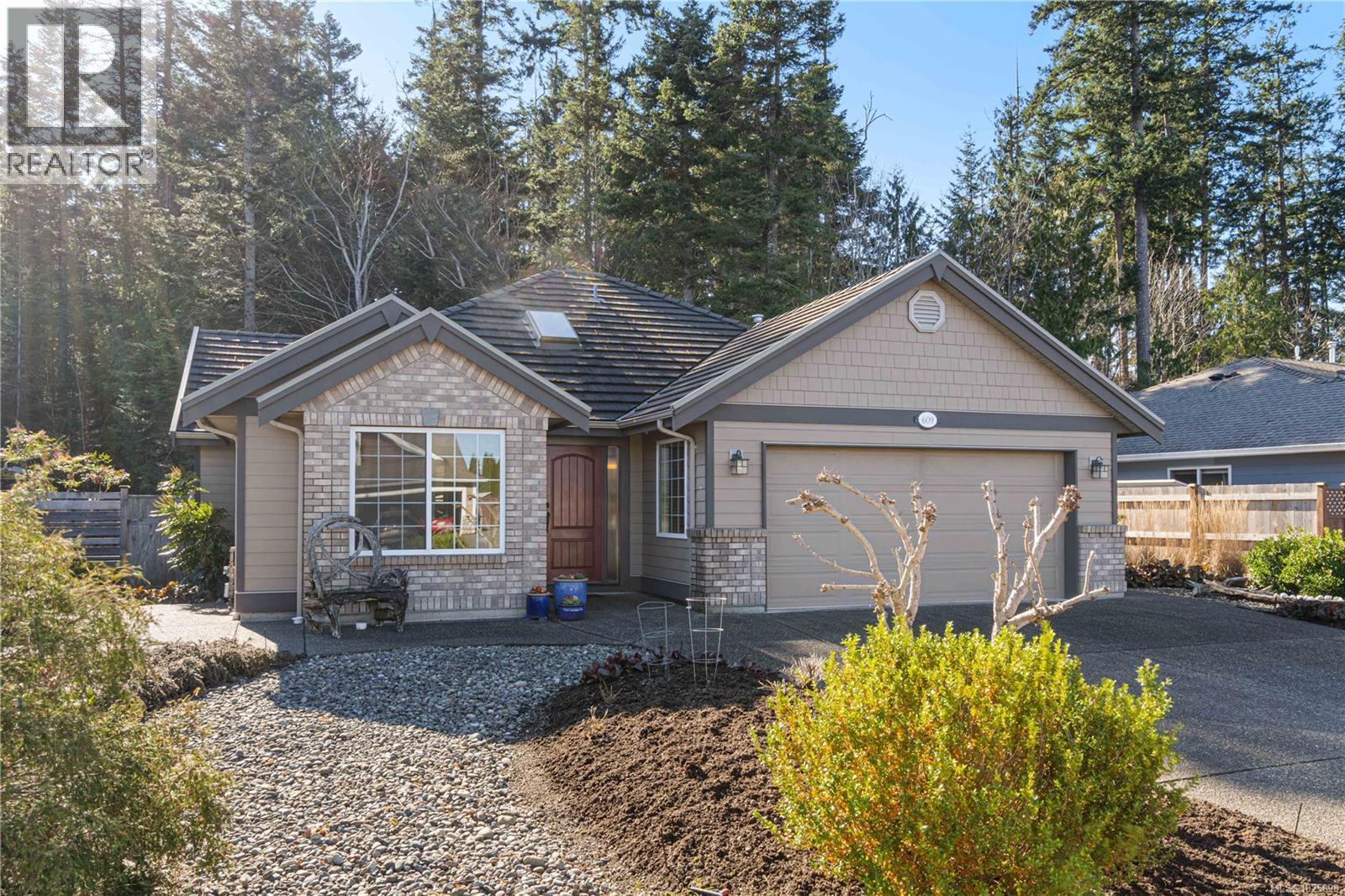 609 Viking Way, Parksville