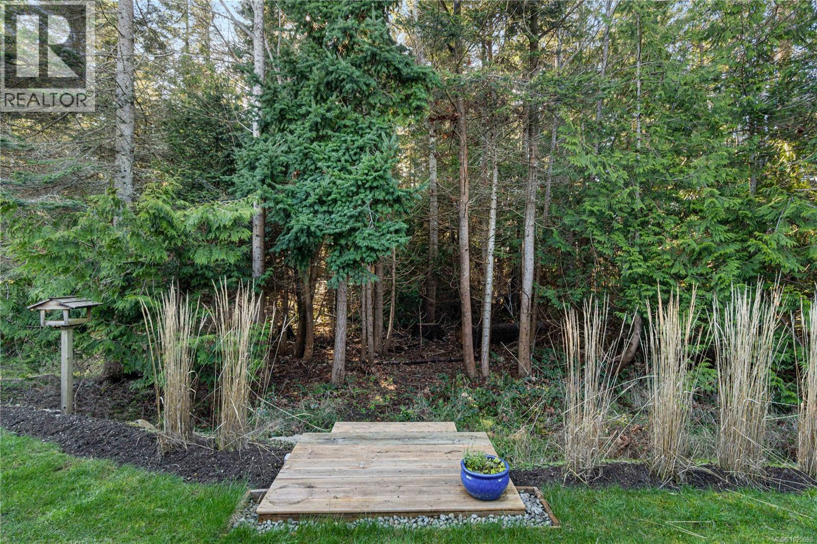 609 Viking Way, Parksville