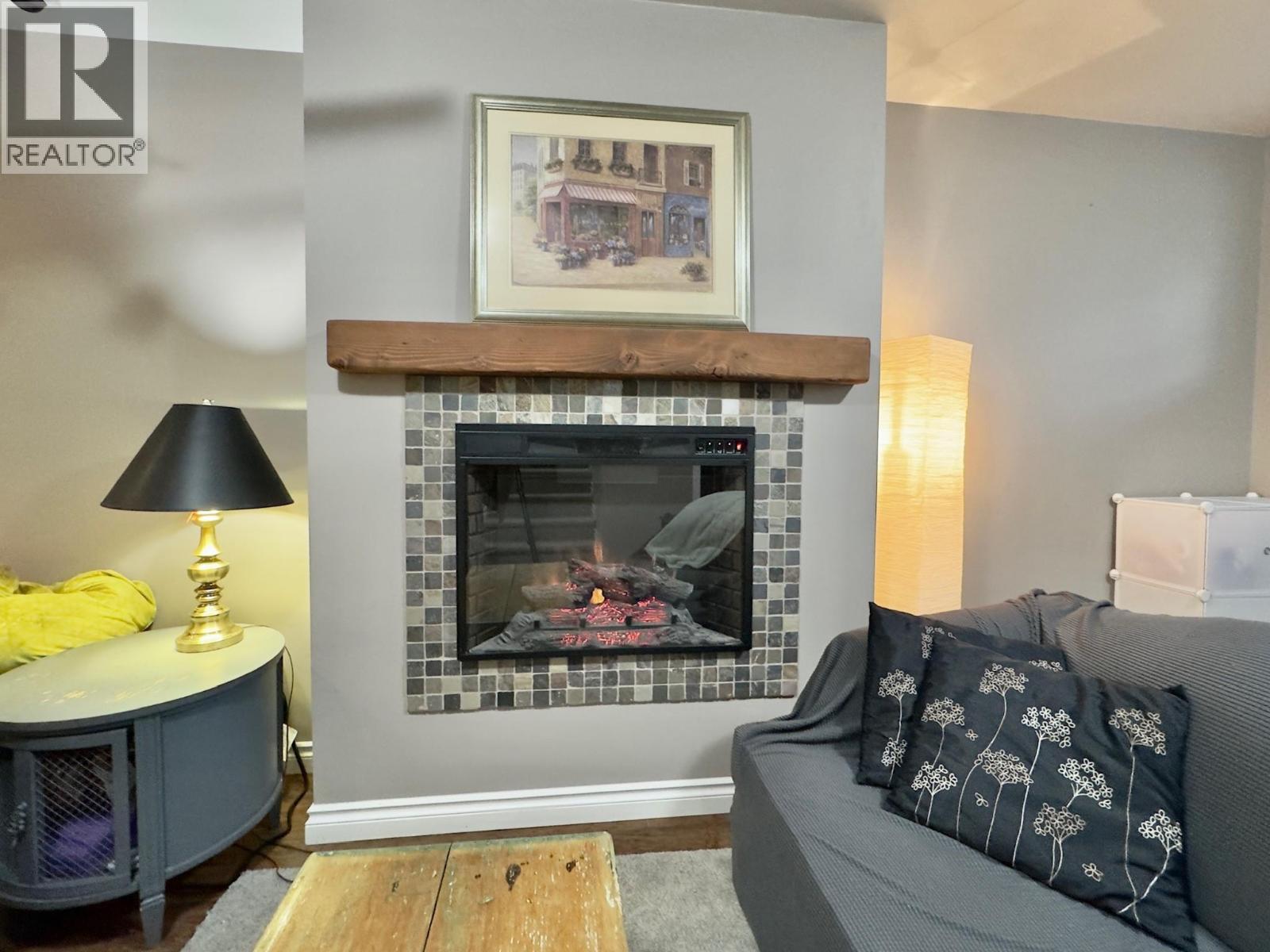 #114 340 Hastings Avenue - 51
