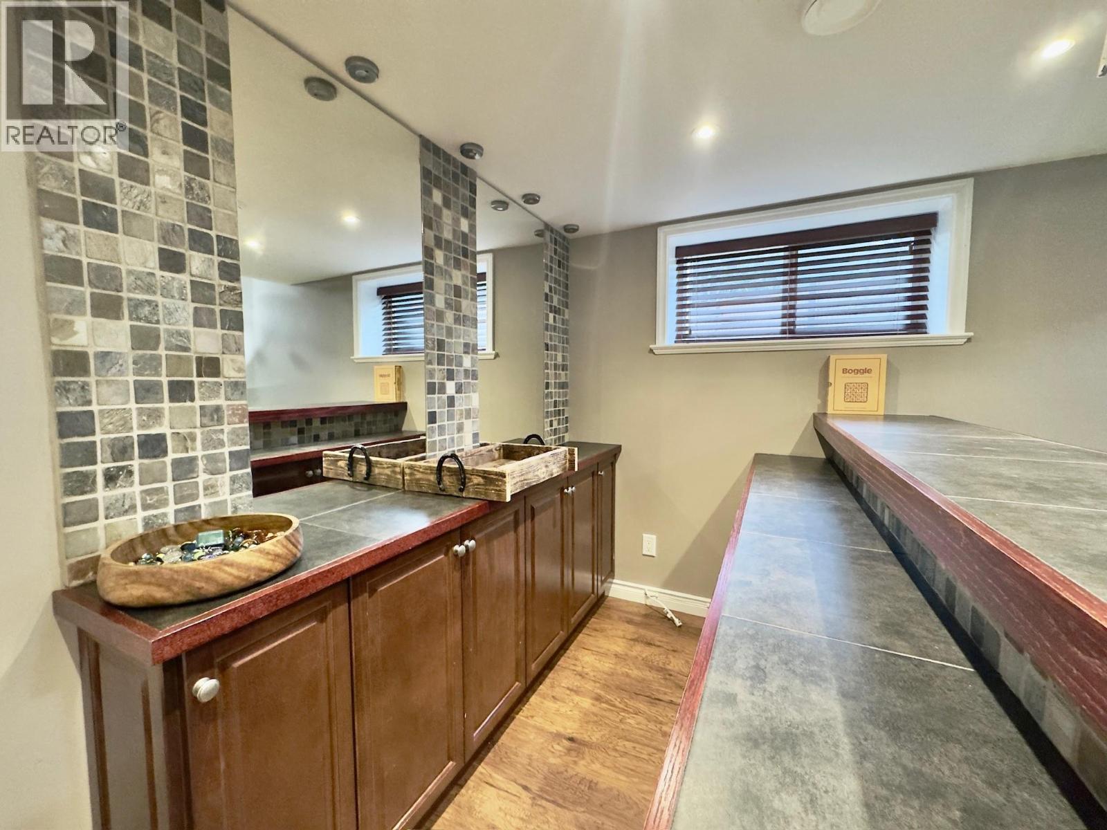 #114 340 Hastings Avenue - 50