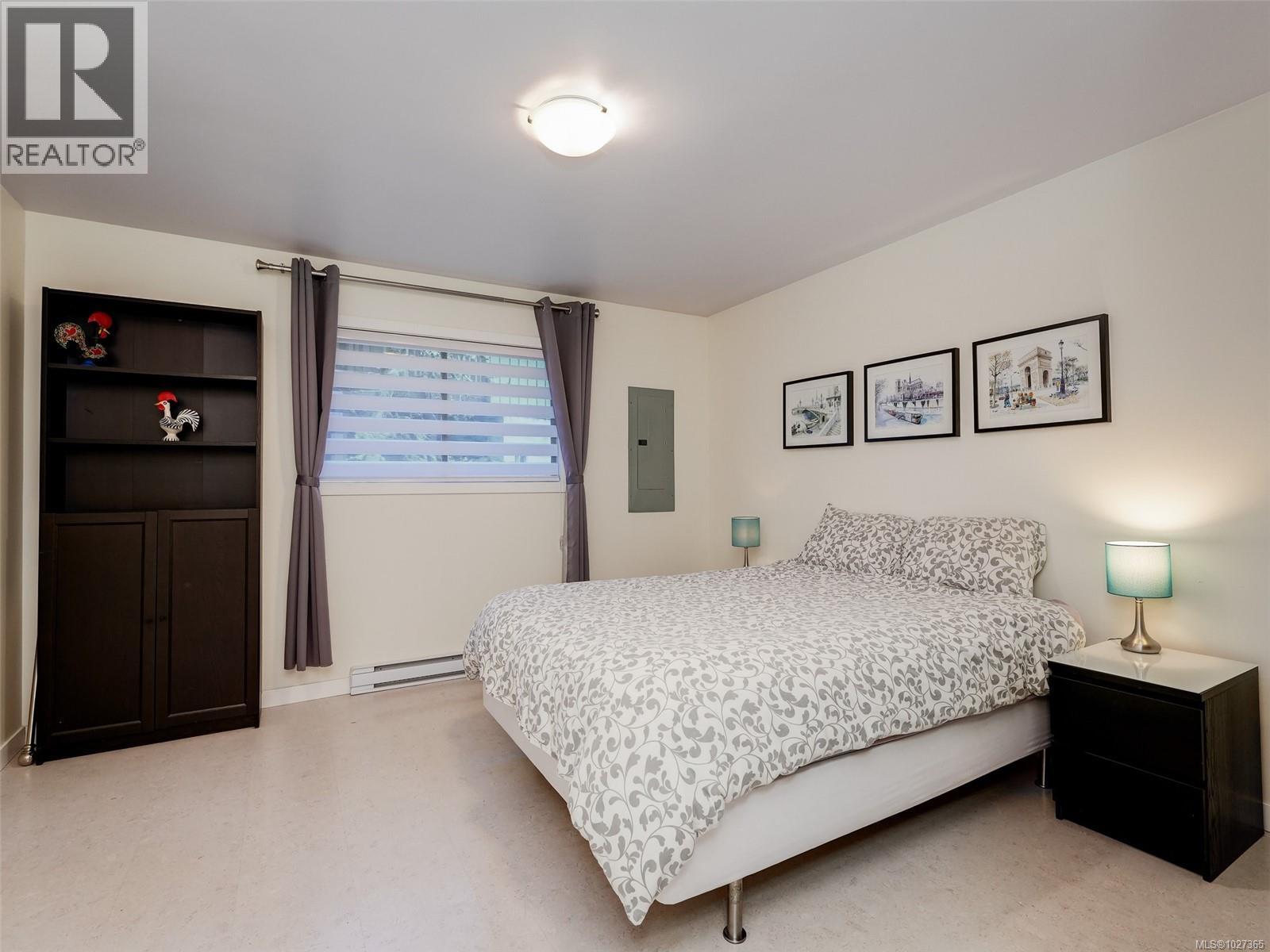  905 Gade Road, Langford