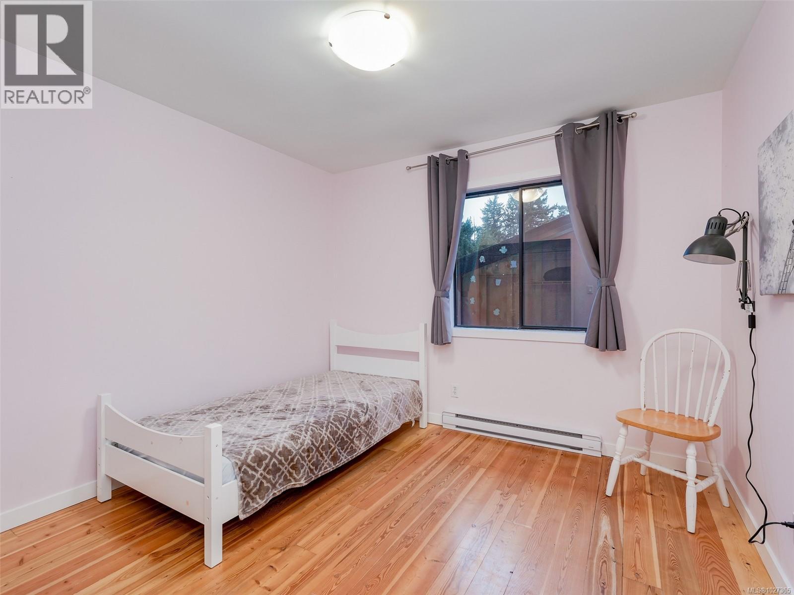  905 Gade Road, Langford