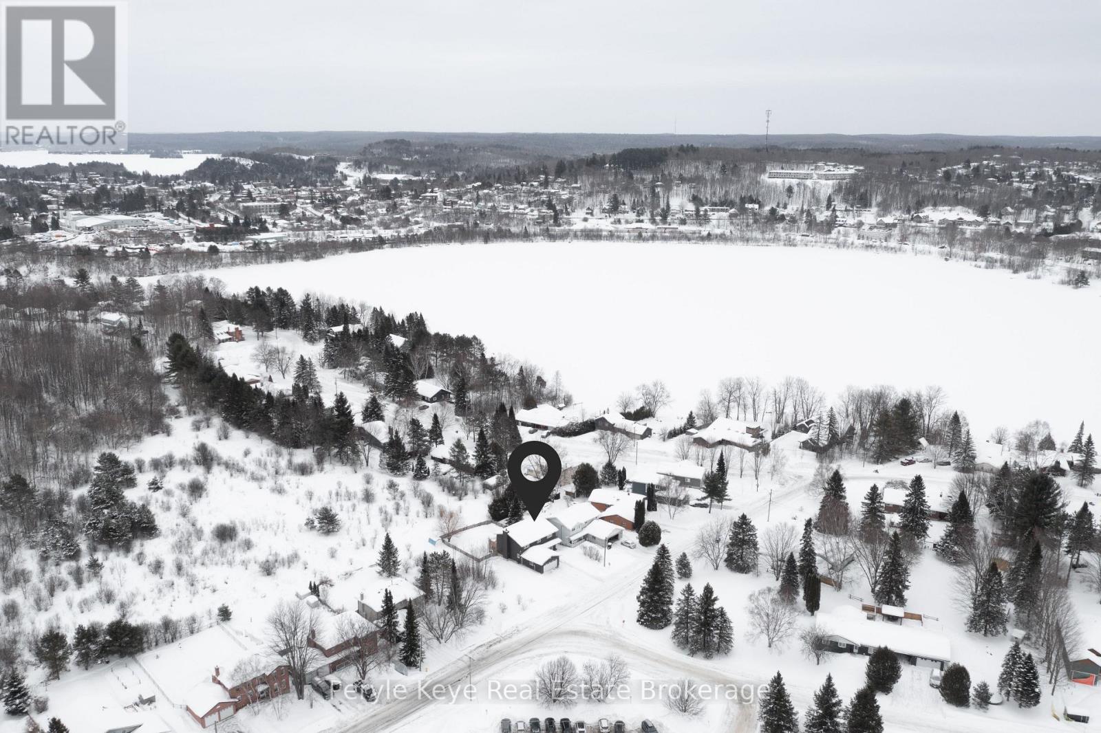 11 SILVERWOOD DRIVE, Huntsville (Chaffey), Ontario