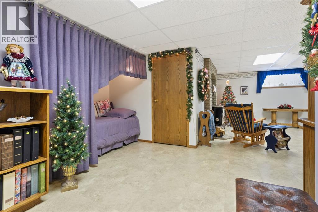 Single Family House Bungalow for Sale in   Street Victoria Park Camrose 