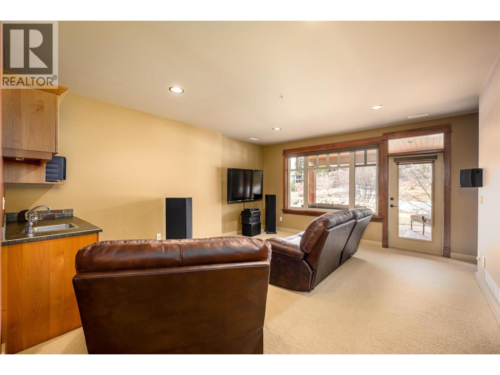 27 Birdie Lake Drive Unit# 4, Vernon