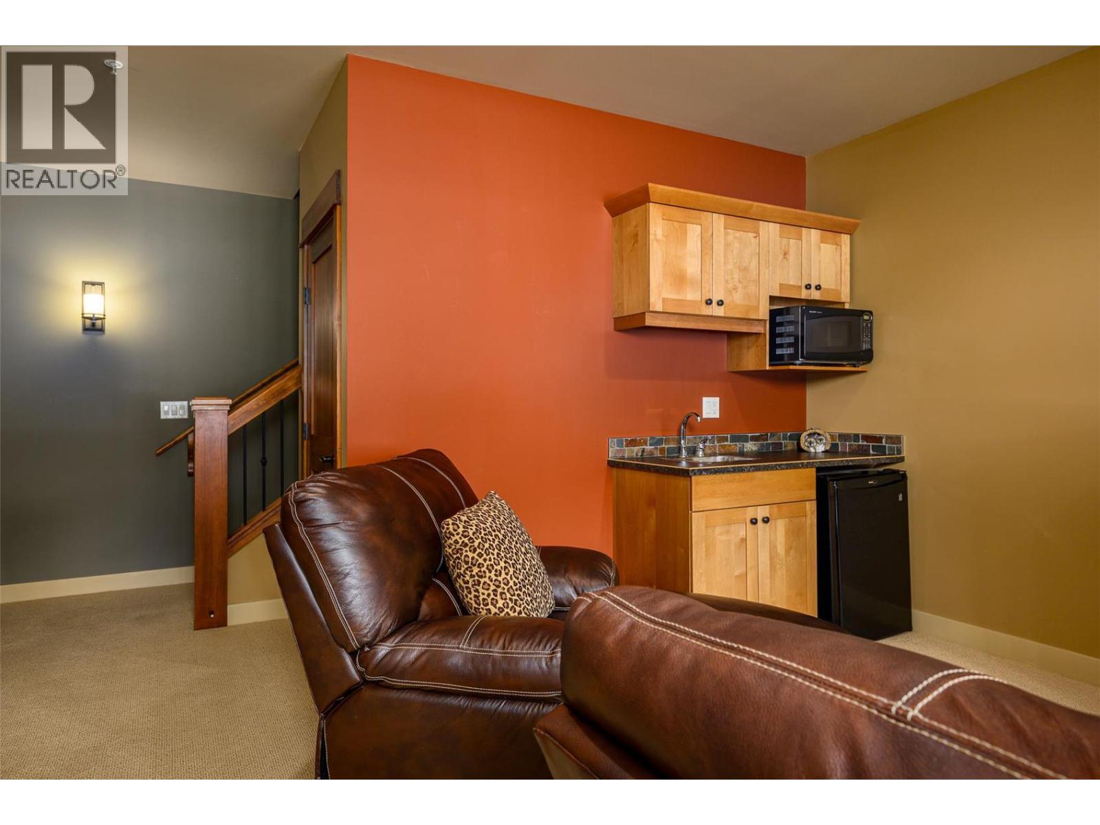 27 Birdie Lake Drive Unit# 4, Vernon