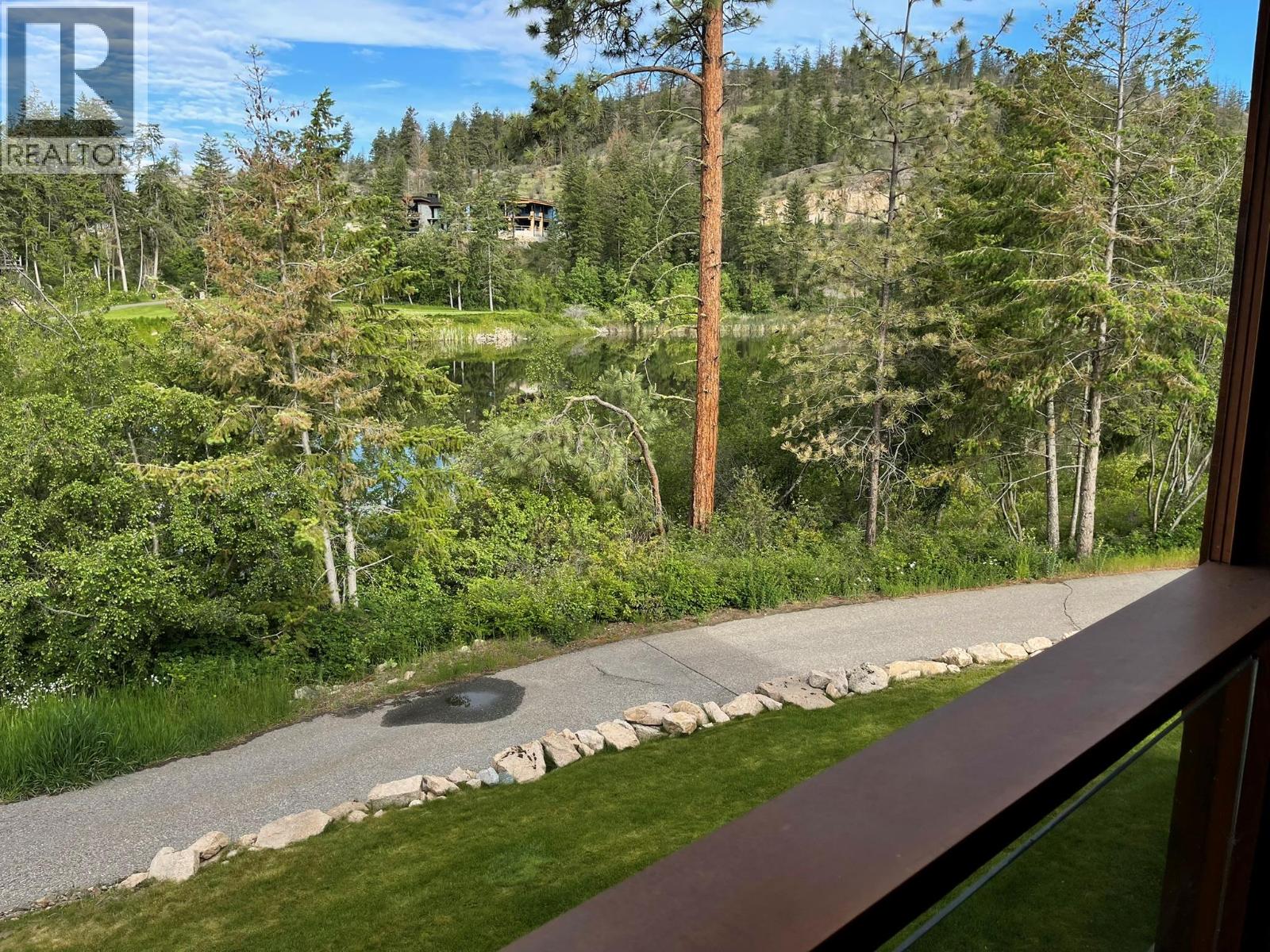 27 Birdie Lake Drive Unit# 4, Vernon