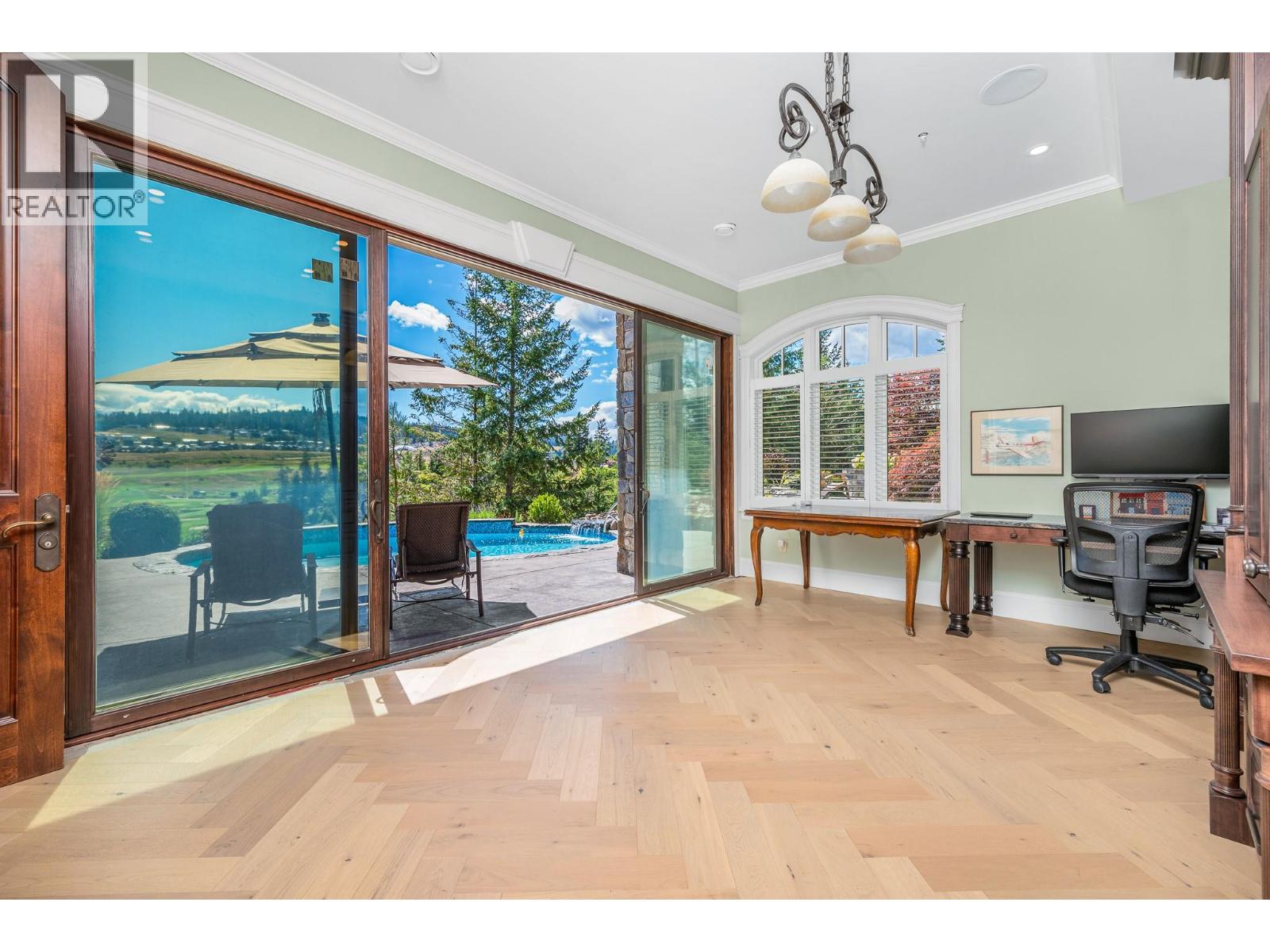 602 Falcon Point Way, Vernon