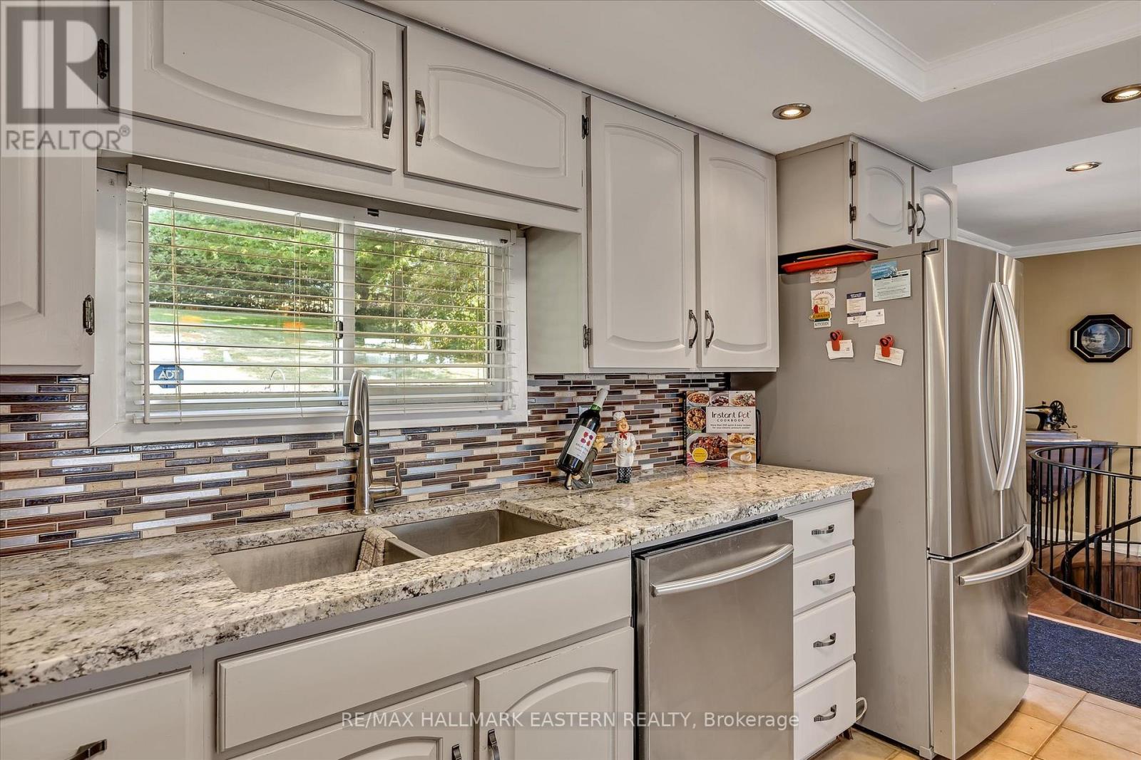 51 DARLING DRIVE - 12