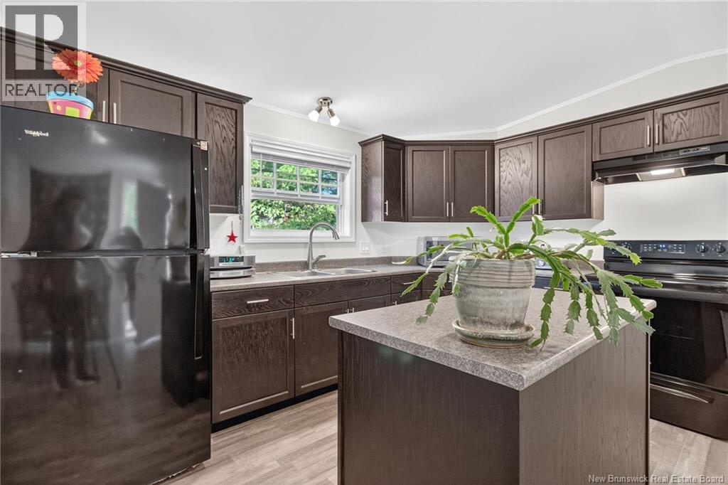 2 Larchwood Street - 12