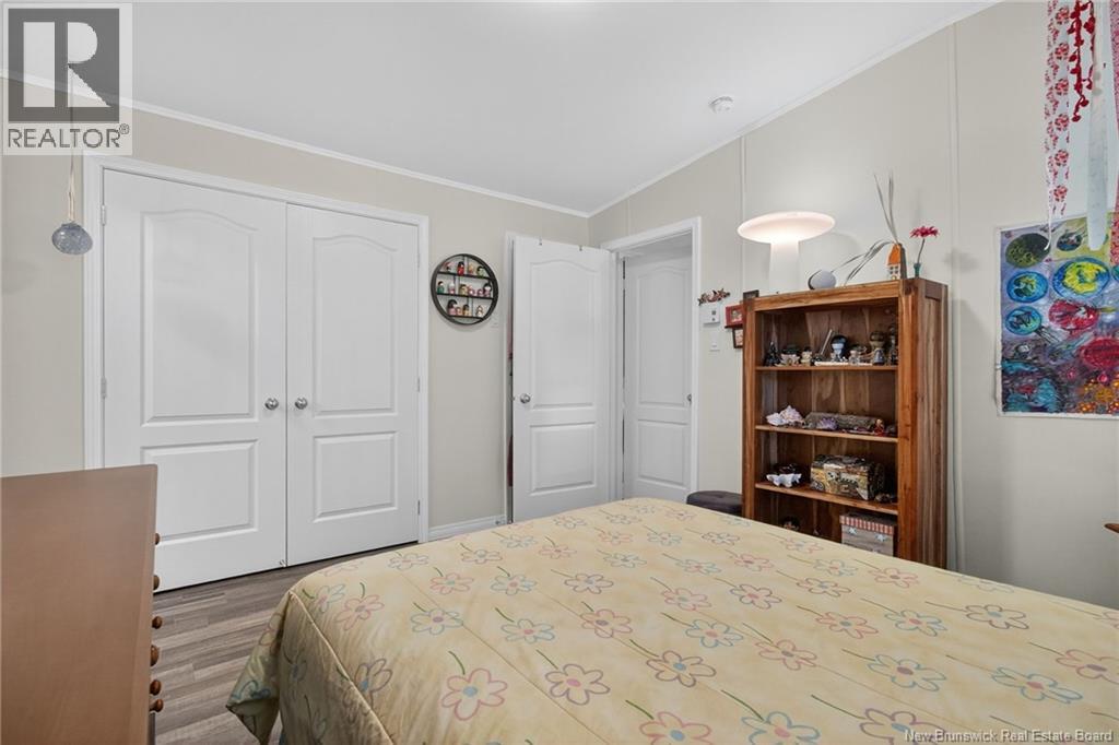 2 Larchwood Street - 15
