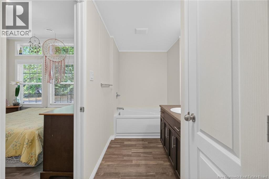 2 Larchwood Street - 18