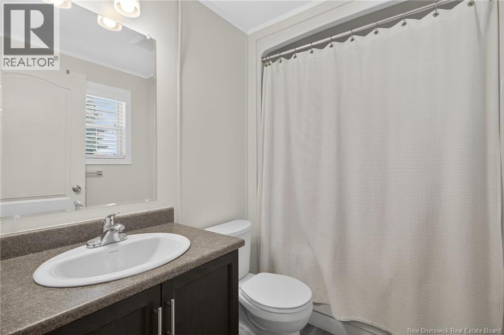 2 Larchwood Street - 25